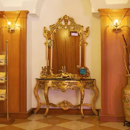 Отель Business 3*