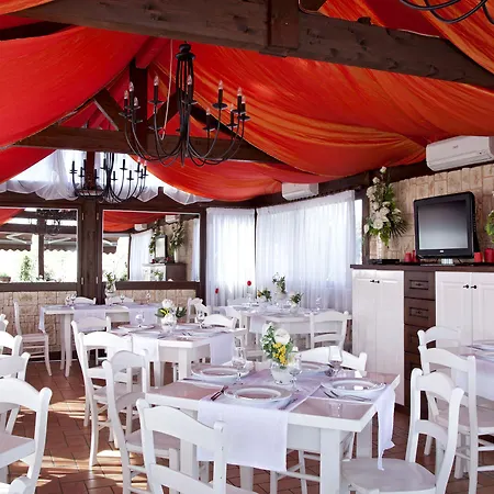 Отель Business 3*