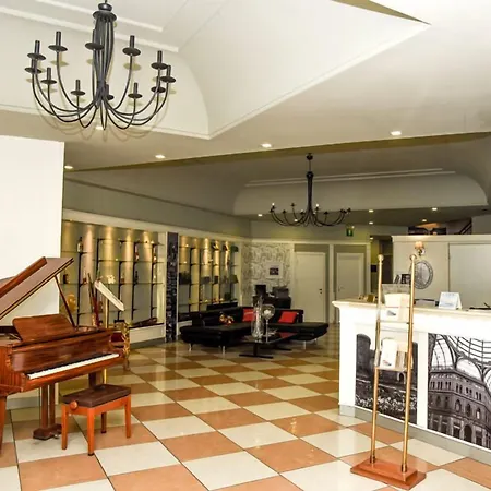 Отель Business 3*