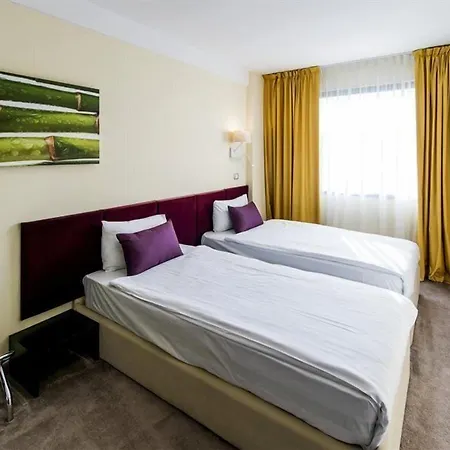 Отель Business 3*