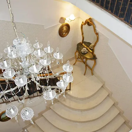 Business Hotel 3*